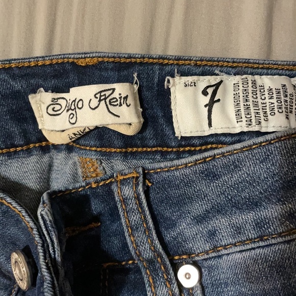 Jeans - Picture 3 of 3